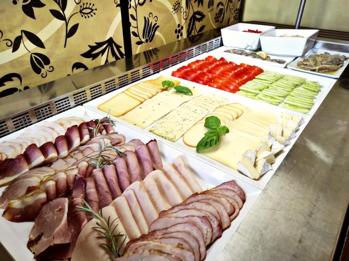 Zlota Jesien Restauracja I Noclegi Nad Jeziorem Kartuzy Esterno foto