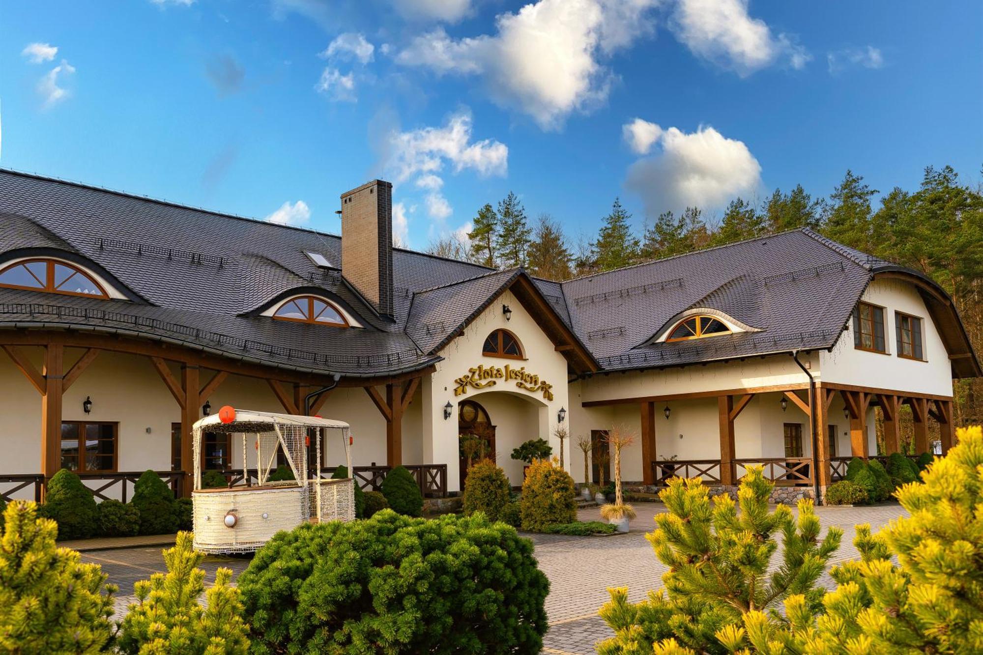 Zlota Jesien Restauracja I Noclegi Nad Jeziorem Kartuzy Esterno foto
