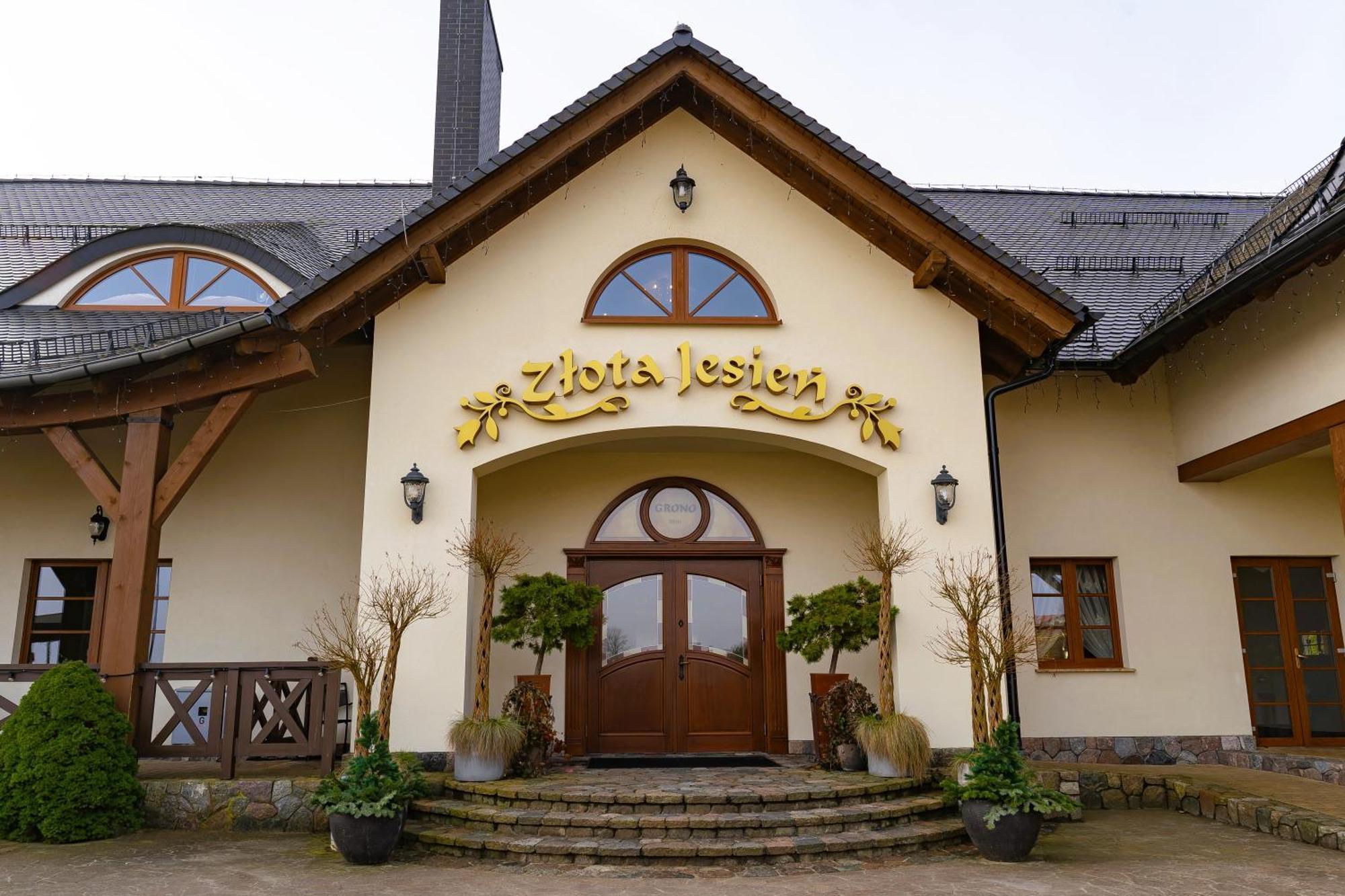 Zlota Jesien Restauracja I Noclegi Nad Jeziorem Kartuzy Esterno foto