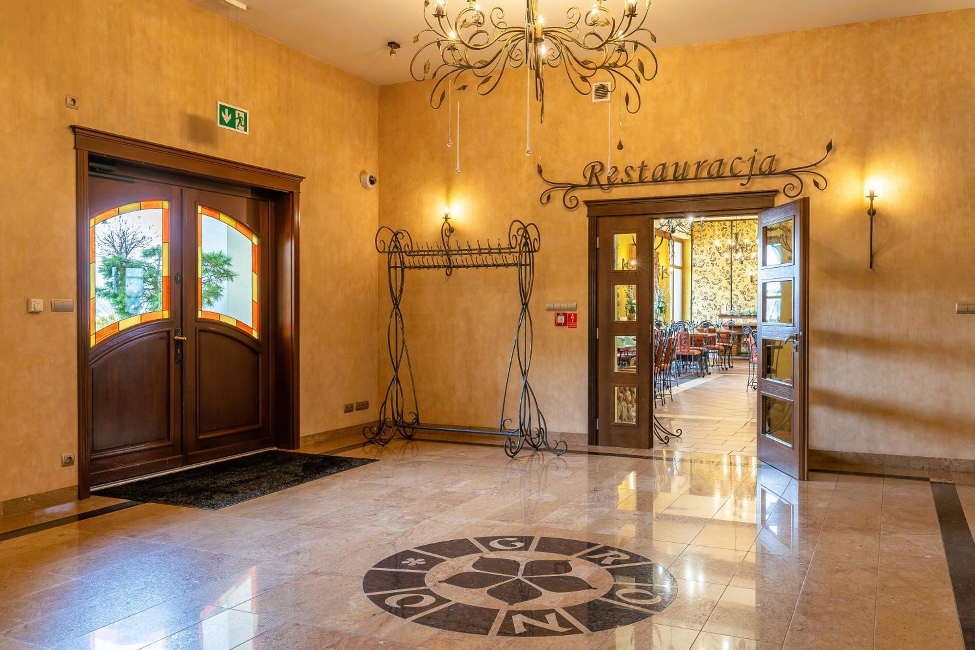 Zlota Jesien Restauracja I Noclegi Nad Jeziorem Kartuzy Esterno foto